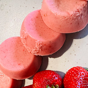 Frozen strawberry yogurt bites 