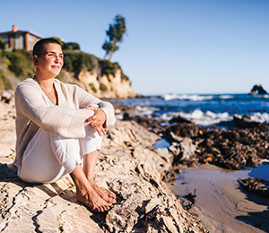 Jessica Reinhardt has leaned on her training in Mindfulness-Based Stress Reduction to stay focused and positive while undergoing stem cell therapy for multiple sclerosis.