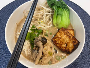 This vegetarian ramen recipe is made with bok choy, bean sprouts and mushrooms in a Japanese broth called dashi.