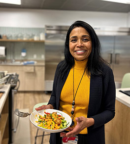 Dr. Bavani Nadeswaran is bringing her culinary medicine training to her patients.