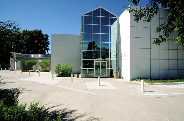 Exterior of UCI Health Gottschalk Medical Plaza in Irvine.