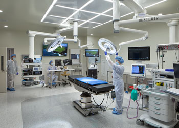 image of the operating room at uci health irvine