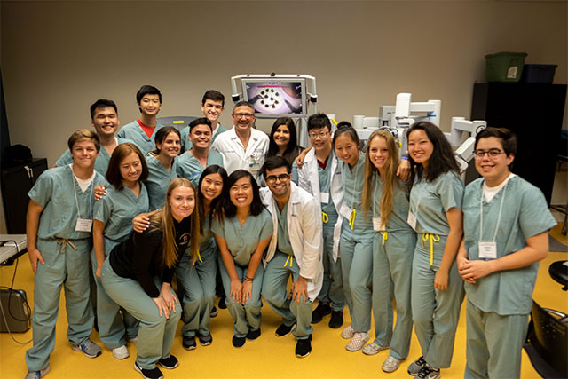 Uci Health Trains High School Students In Summer Surgery Program Uci Health Orange County Ca