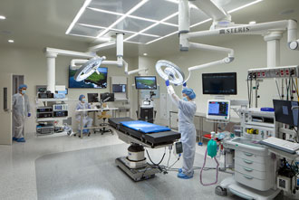 image of the operating room at uci health irvine