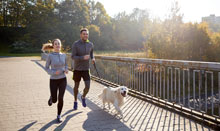 couple jogging to maintain weight loss